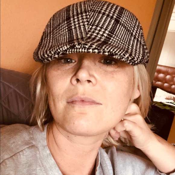 Meet your Posher, Elizabeth - Picture 1 of 1